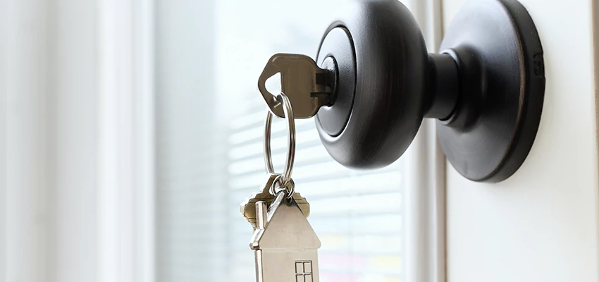 Bifold Door Knob Replacement in Del Aire, California