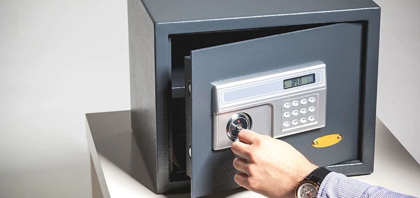 Jewelry Safe Unlocking Service in Del Aire, California