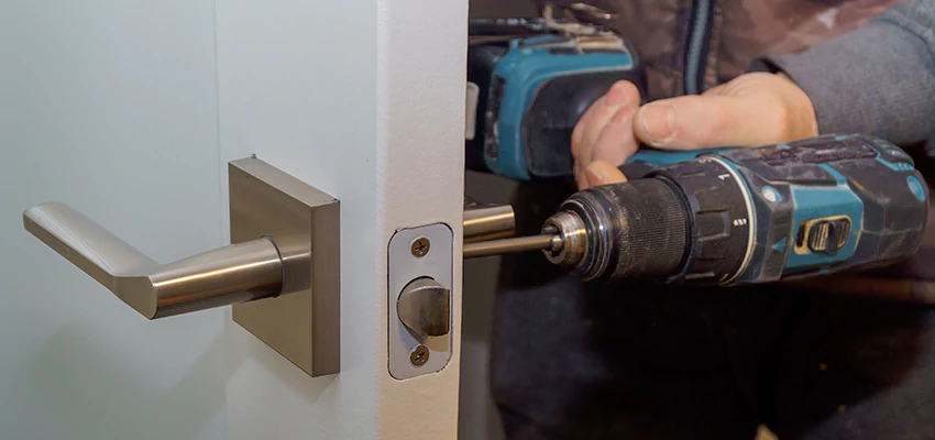 Broken Door Handle Lock Repair in Del Aire, California